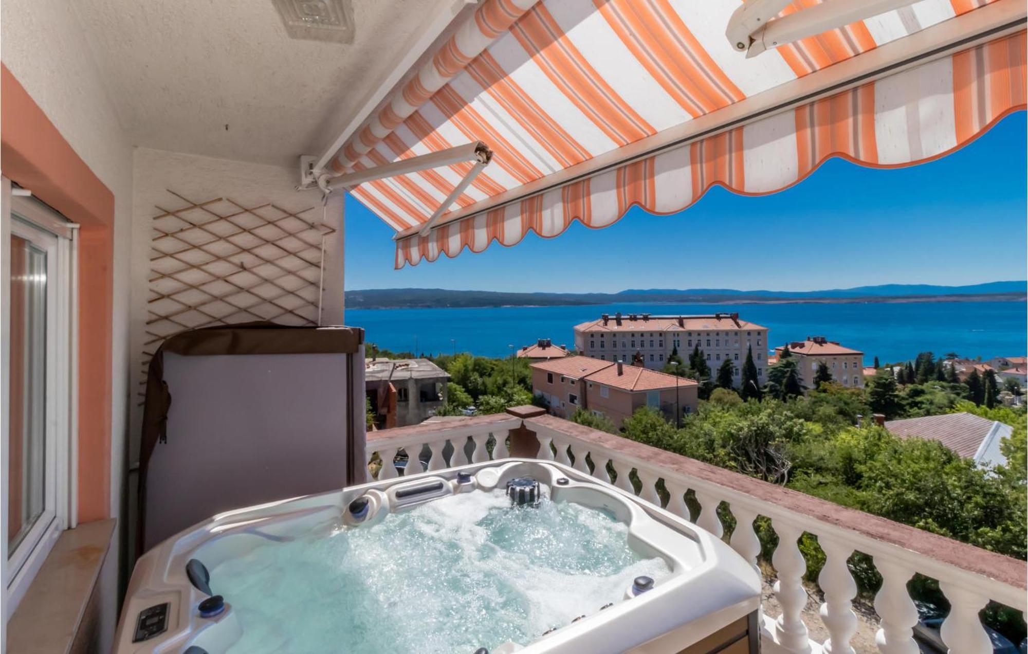 Beautiful Apartment In Crikvenica With Jacuzzi Екстер'єр фото