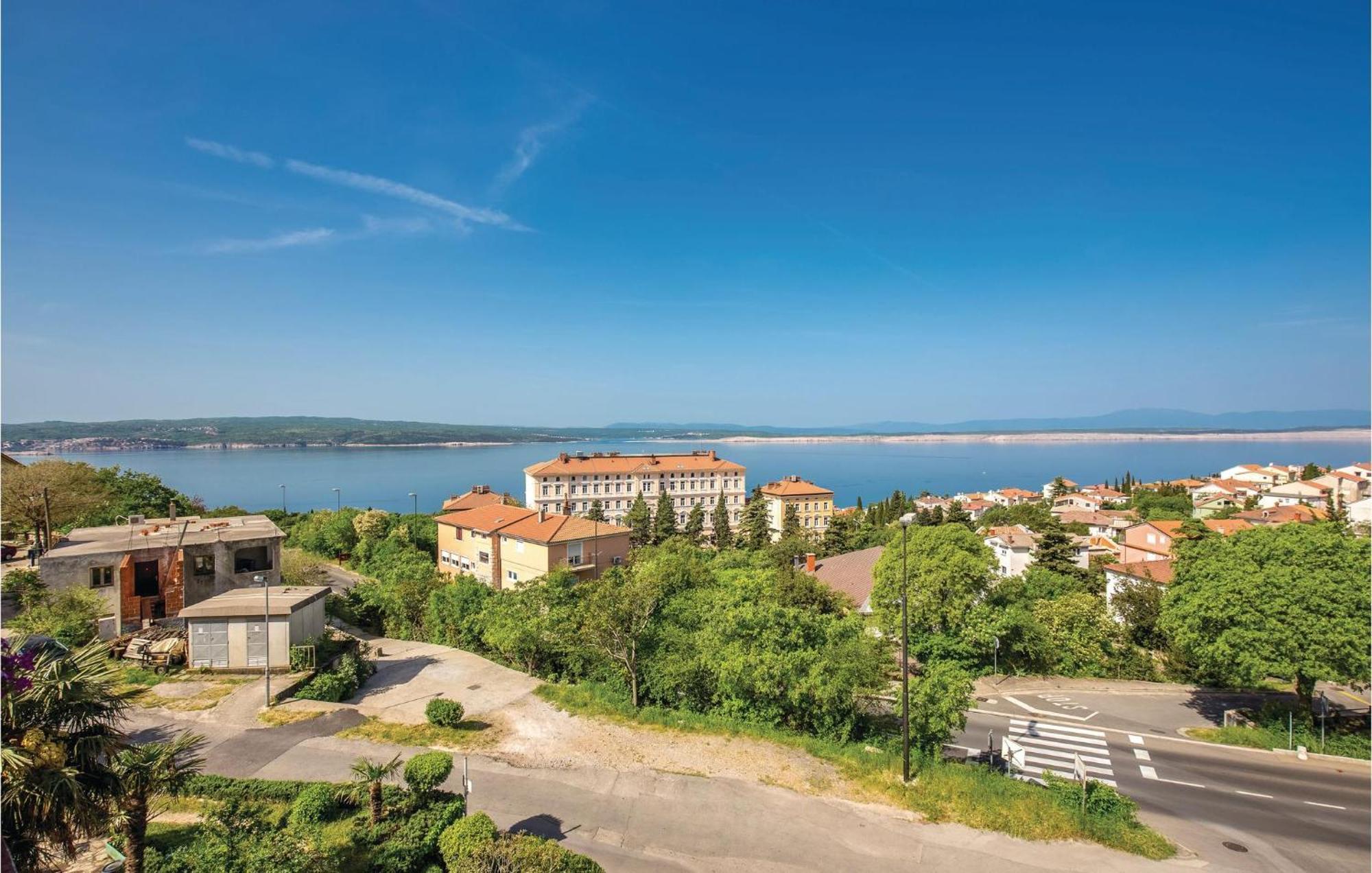 Beautiful Apartment In Crikvenica With Jacuzzi Екстер'єр фото