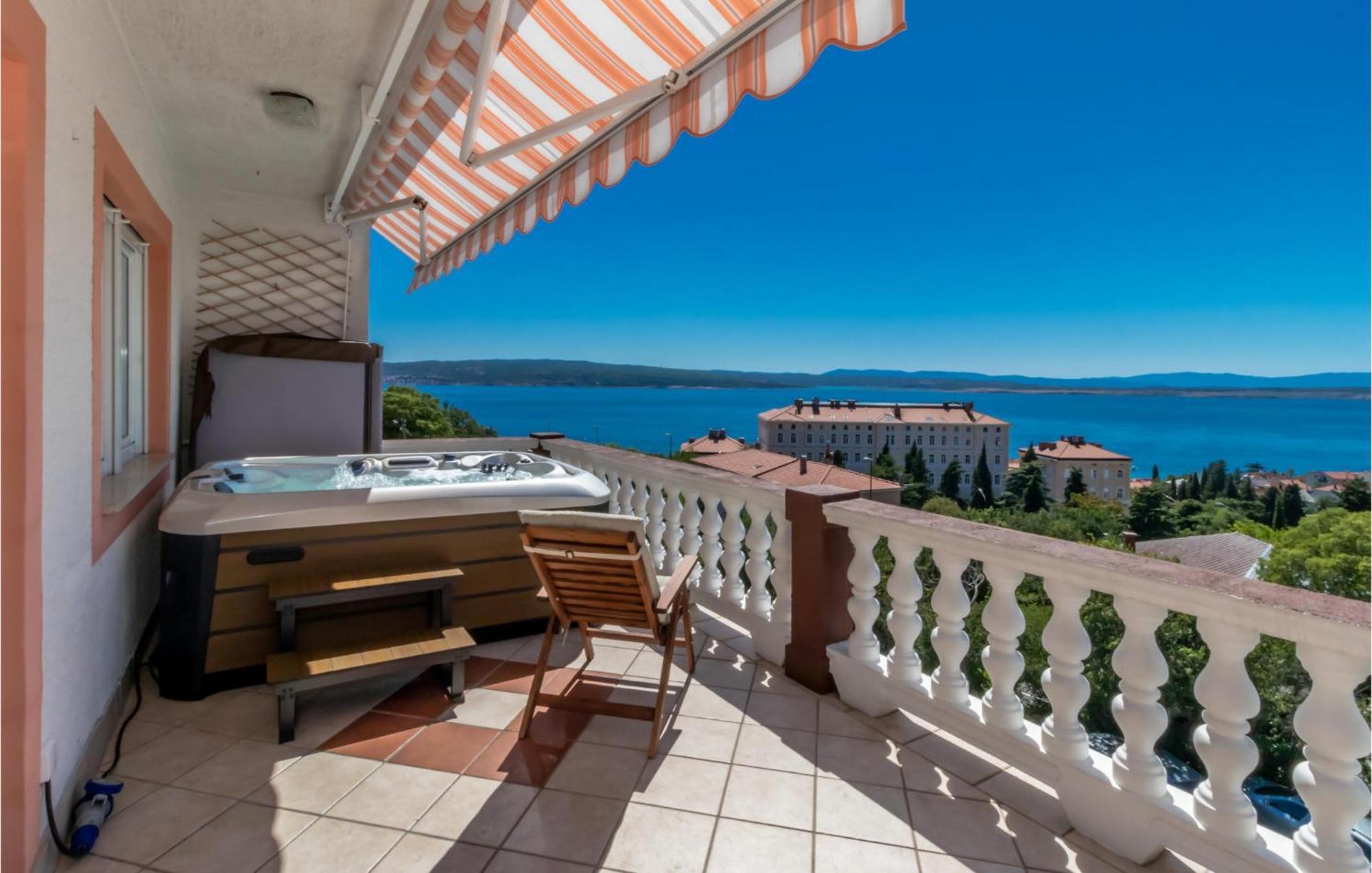 Beautiful Apartment In Crikvenica With Jacuzzi Екстер'єр фото